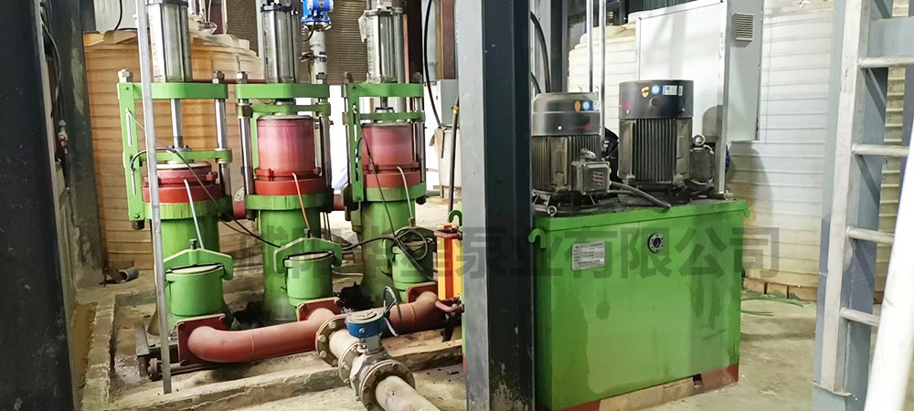 壓濾機柱塞泵三缸泵現(xiàn)場使用圖片3 柱塞泥漿泵三缸泵客戶使用現(xiàn)場