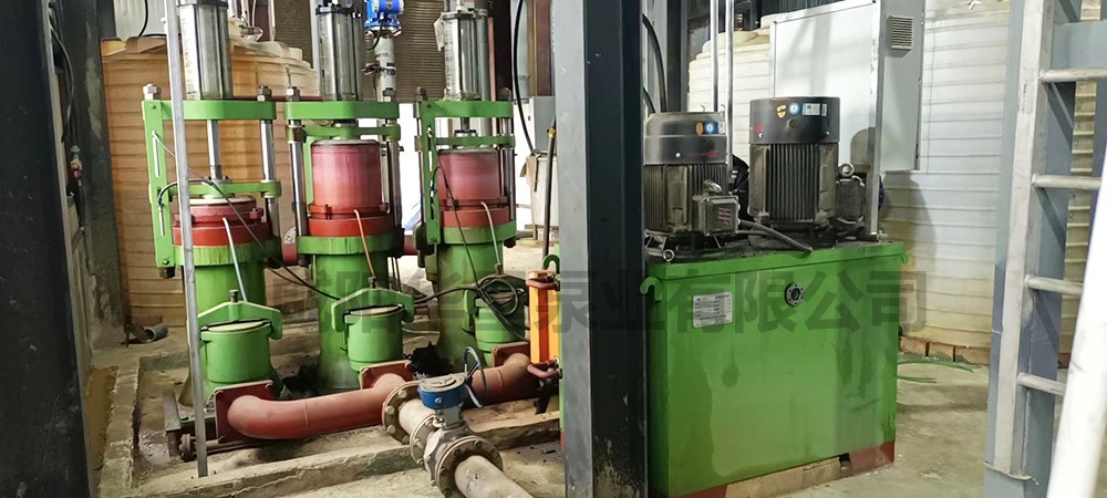 壓濾機柱塞泵三缸泵現(xiàn)場使用圖片 柱塞泥漿泵三缸泵客戶使用現(xiàn)場